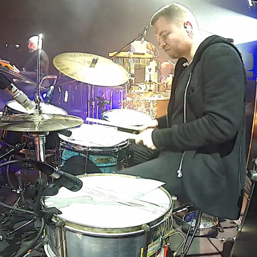 Drummer Michał Bryndal live with Voo Voo